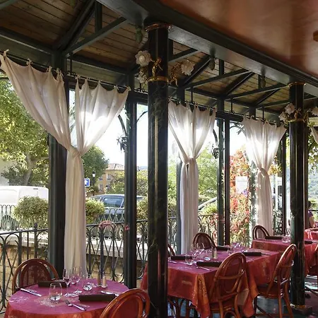 Le Relais A موستيه سانت ماري