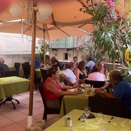 Le Relais A فندق