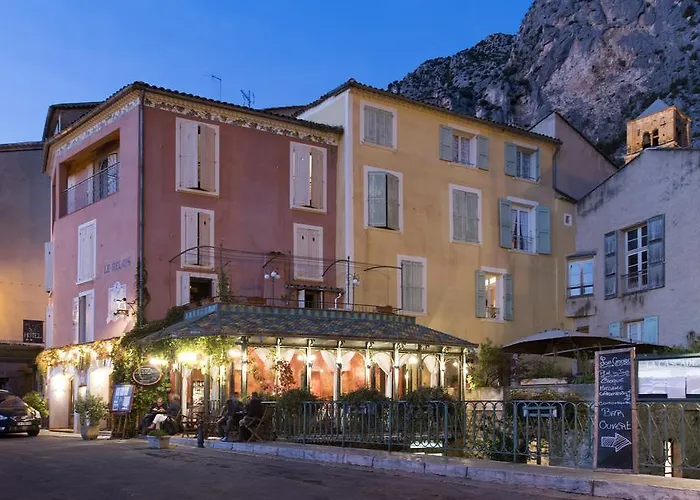 Le Relais A מוסטיה-סן-מארי