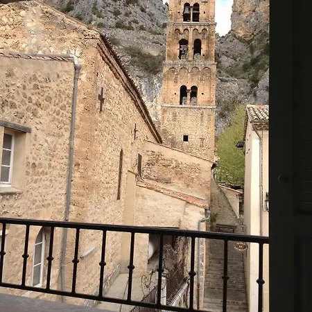 Le Relais A فندق موستيه سانت ماري