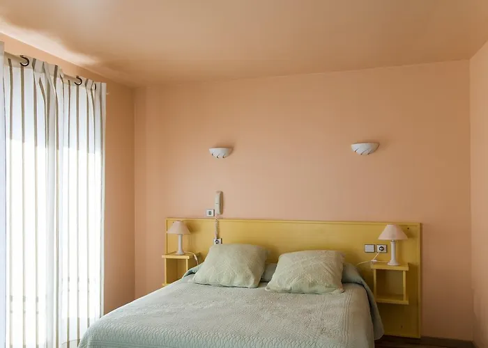 Le Relais A 2* Мустье-Сент-Мари